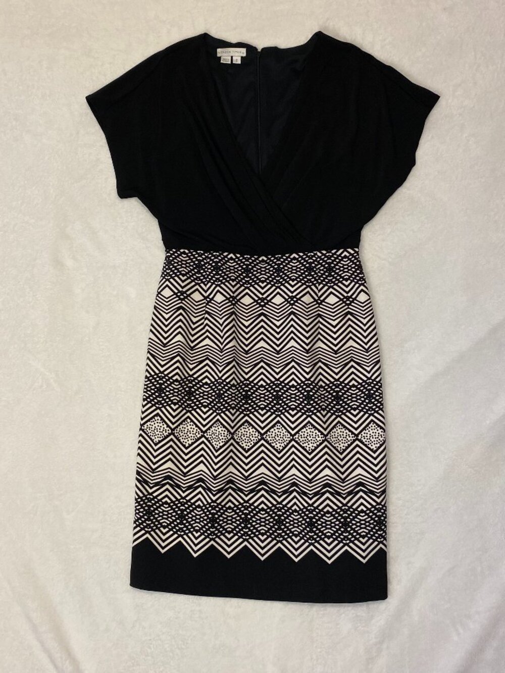 London Times Sheath Dress V-neck Short Sleeve Chevron Black Size 6